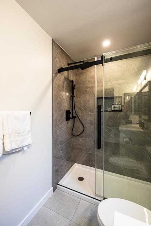 acrylic tiled walls Alta Vista area Ottawa