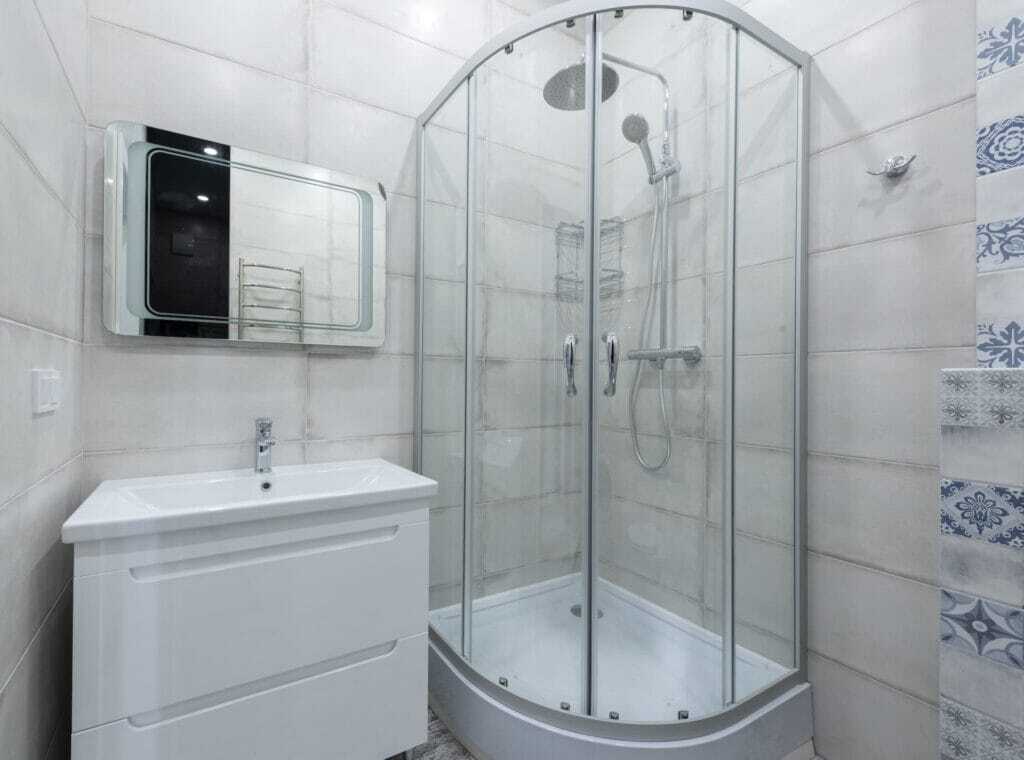 beadboard bathroom wall