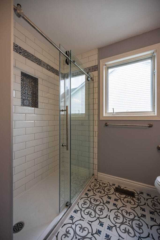 bathroom renovation in Orlean with tiles floor
