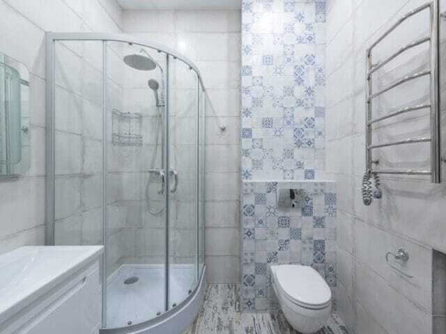 curved shower enclosure